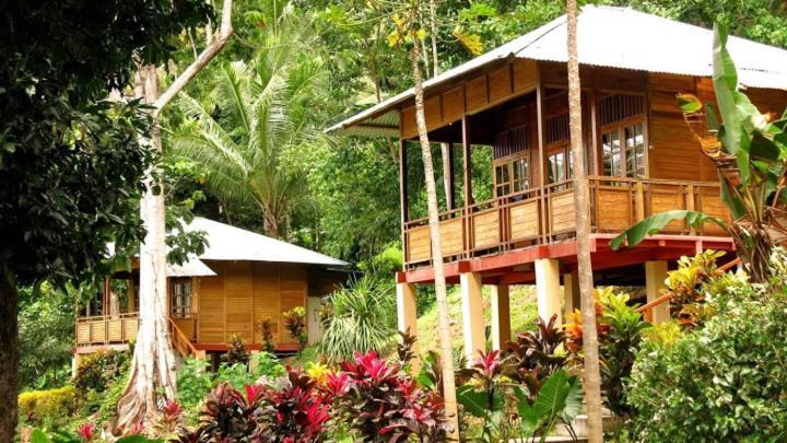 Two Fish Resort Lembeh 비퉁 외부 사진