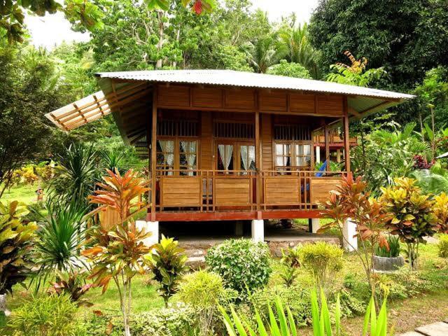 Two Fish Resort Lembeh 비퉁 외부 사진