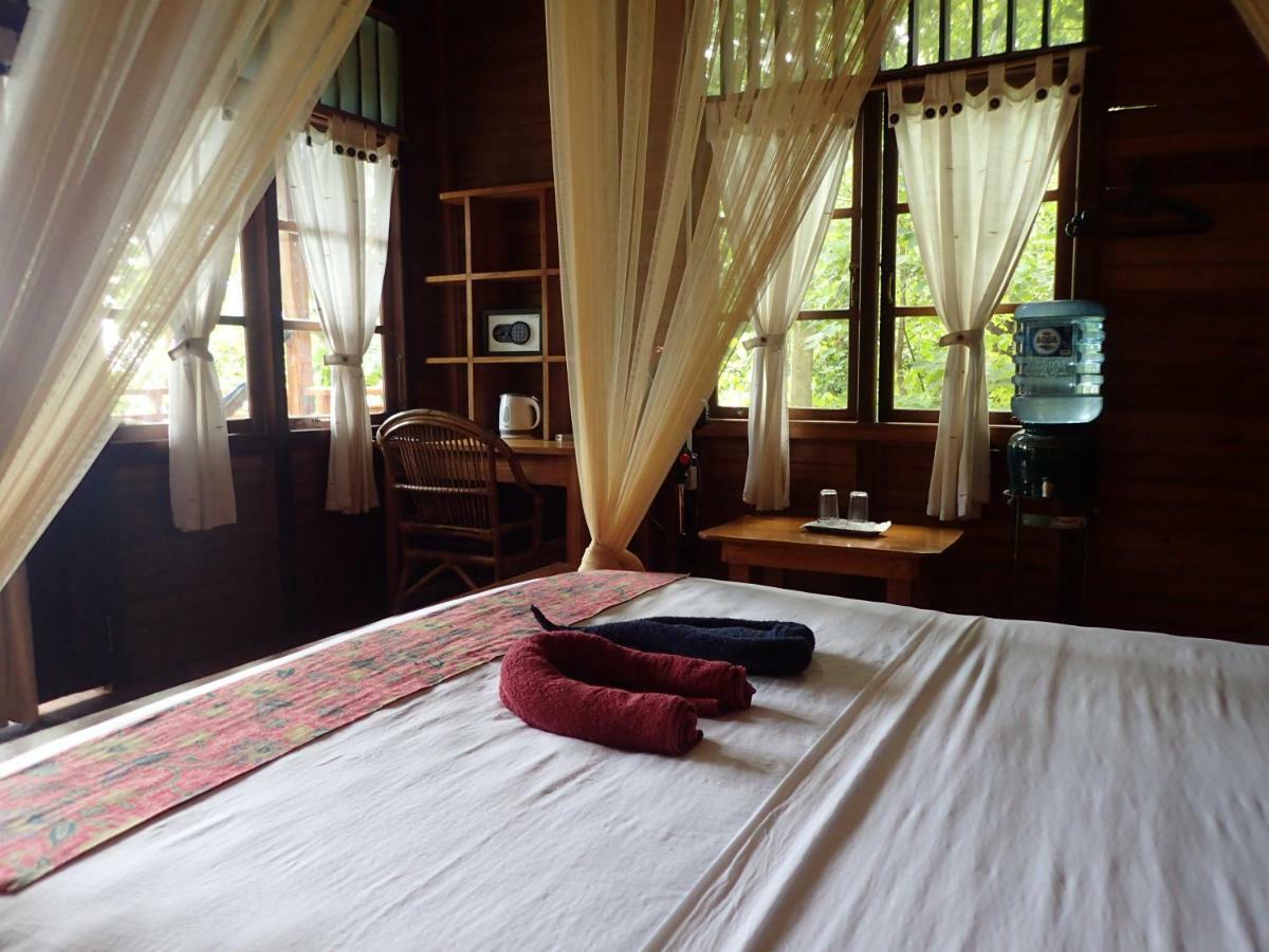 Two Fish Resort Lembeh 비퉁 외부 사진