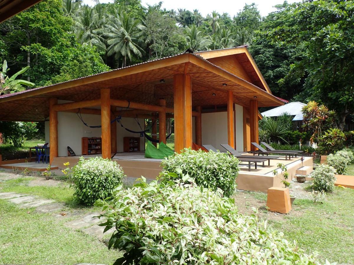 Two Fish Resort Lembeh 비퉁 외부 사진